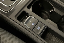 punainen Volkswagen Golf 2020 kuva 29.