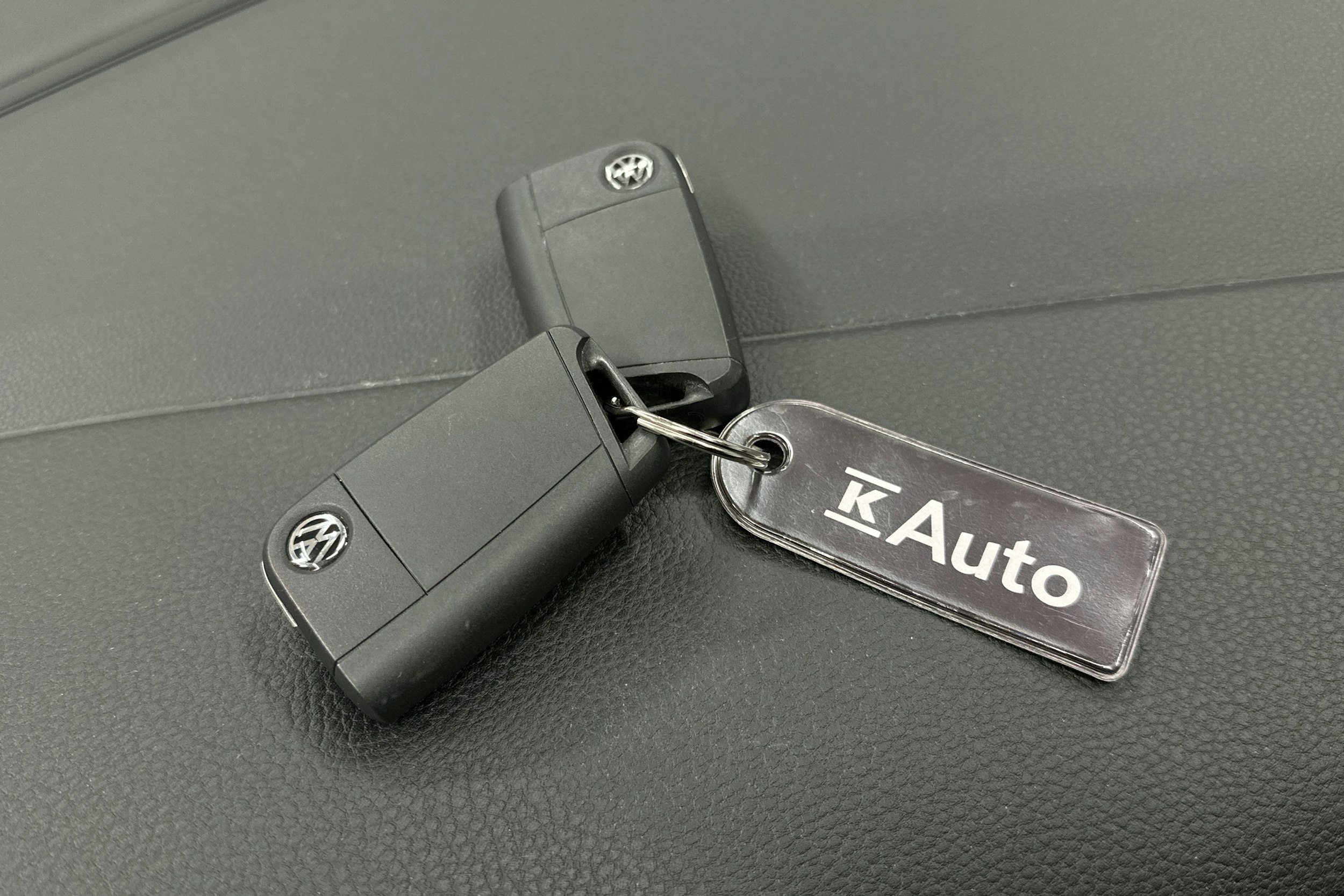 punainen Volkswagen Golf 2020 kuva 31.