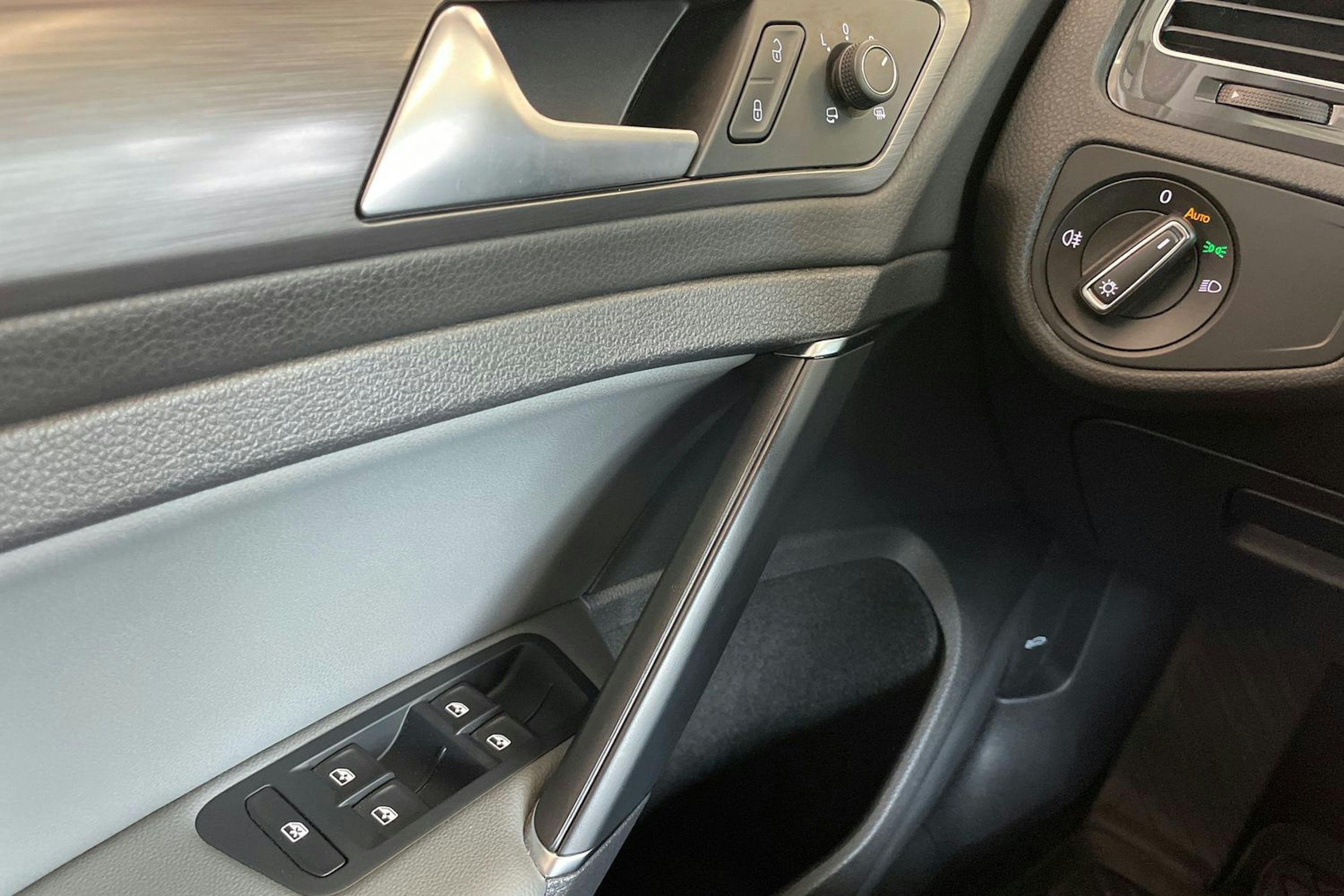Valkoinen Volkswagen GOLF 2020 kuva 19.