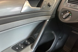 Valkoinen Volkswagen GOLF 2020 kuva 19.