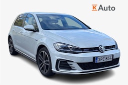 valkoinen Volkswagen Golf 2020 kuva 1.