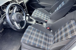 valkoinen Volkswagen Golf 2020 kuva 3.