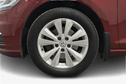 Punainen Volkswagen GOLF 2020 kuva 12.