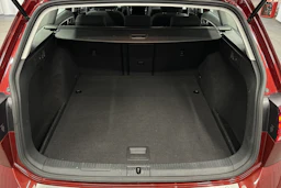 Punainen Volkswagen GOLF 2020 kuva 15.