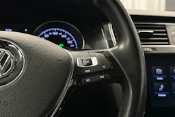 Punainen Volkswagen GOLF 2020 kuva 19.