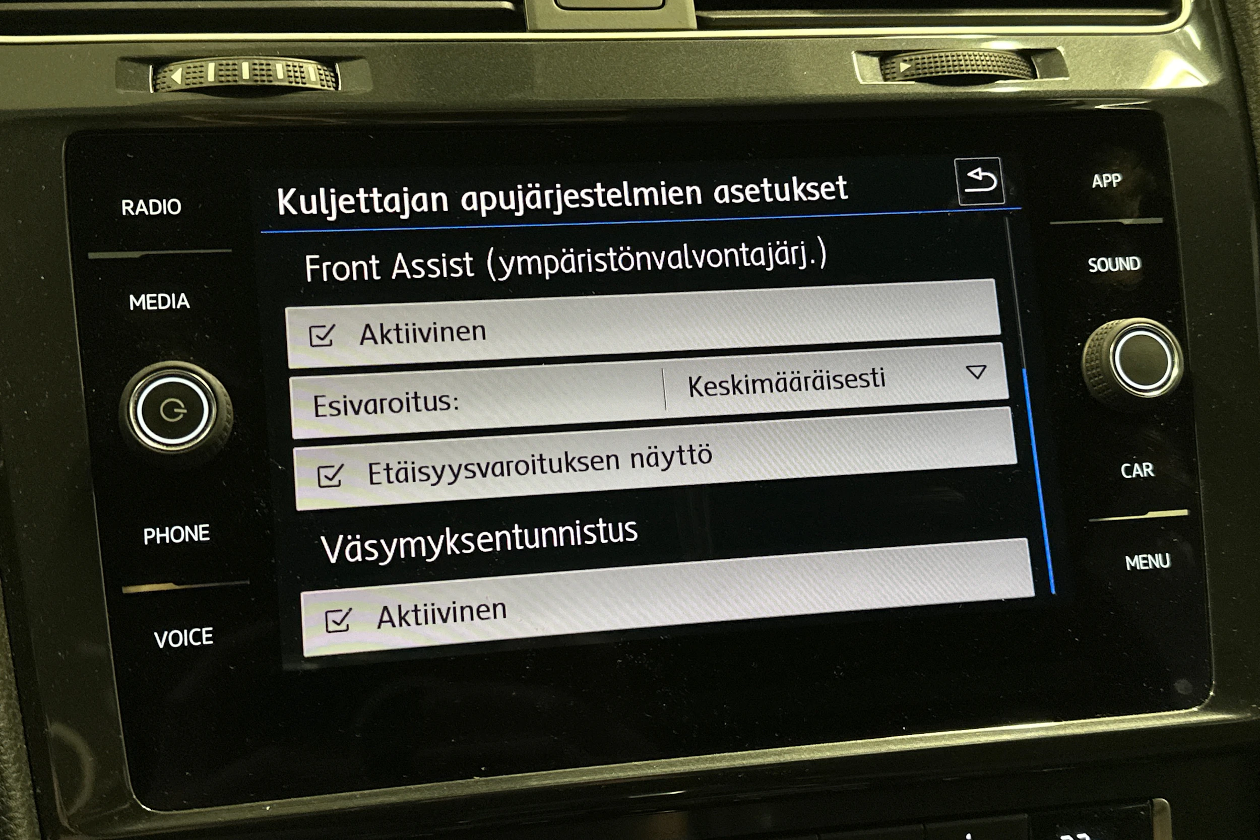 Punainen Volkswagen GOLF 2020 kuva 23.