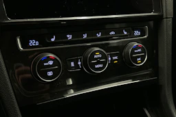 Punainen Volkswagen GOLF 2020 kuva 26.