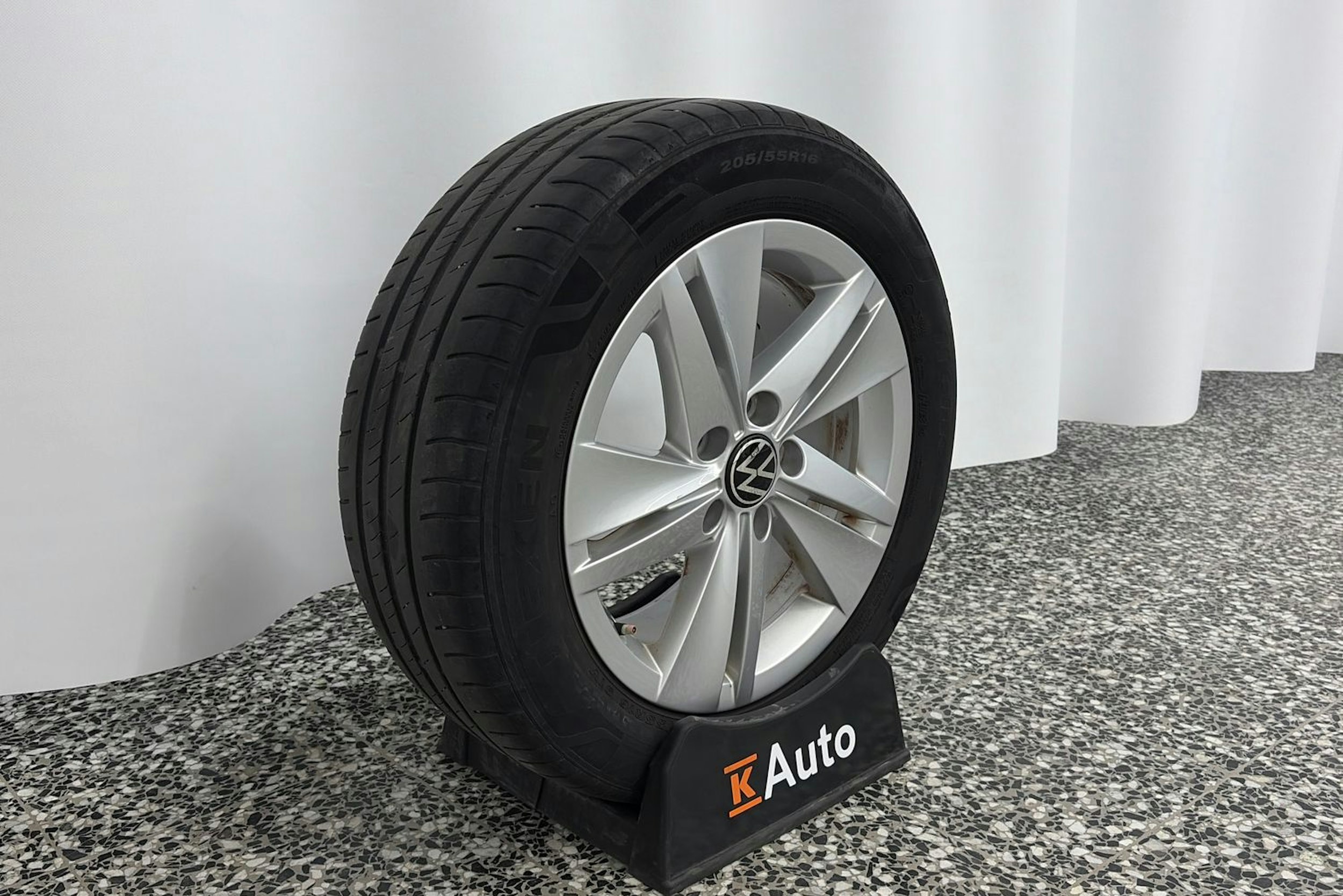 Valkoinen Volkswagen GOLF 2020 kuva 13.