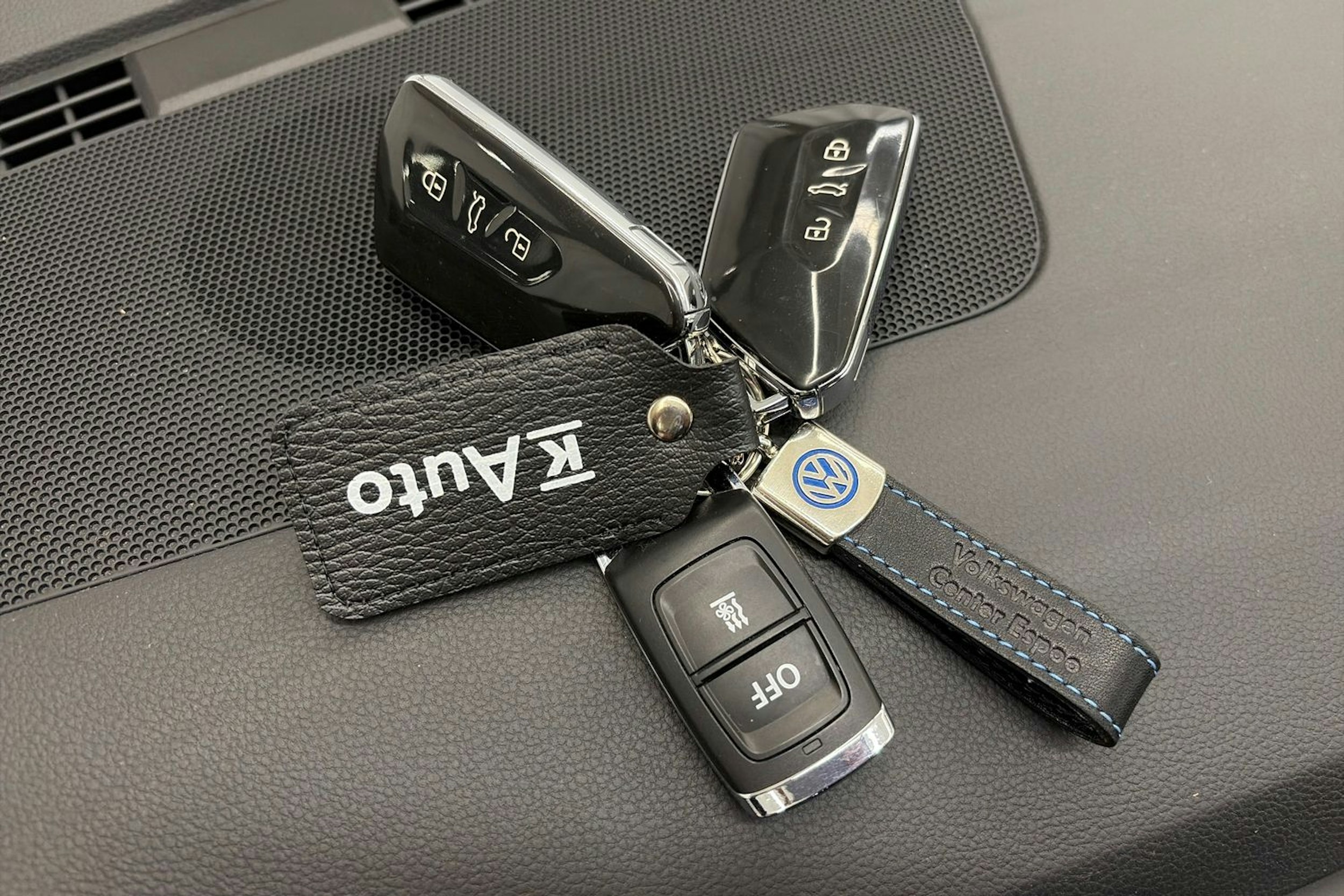 Valkoinen Volkswagen GOLF 2020 kuva 27.