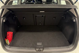 valkoinen Volkswagen Golf 2020 kuva 13.