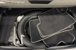 valkoinen Volkswagen Golf 2020 kuva 14.