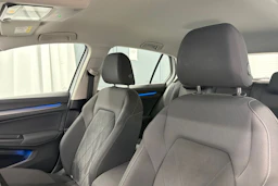 valkoinen Volkswagen Golf 2020 kuva 31.