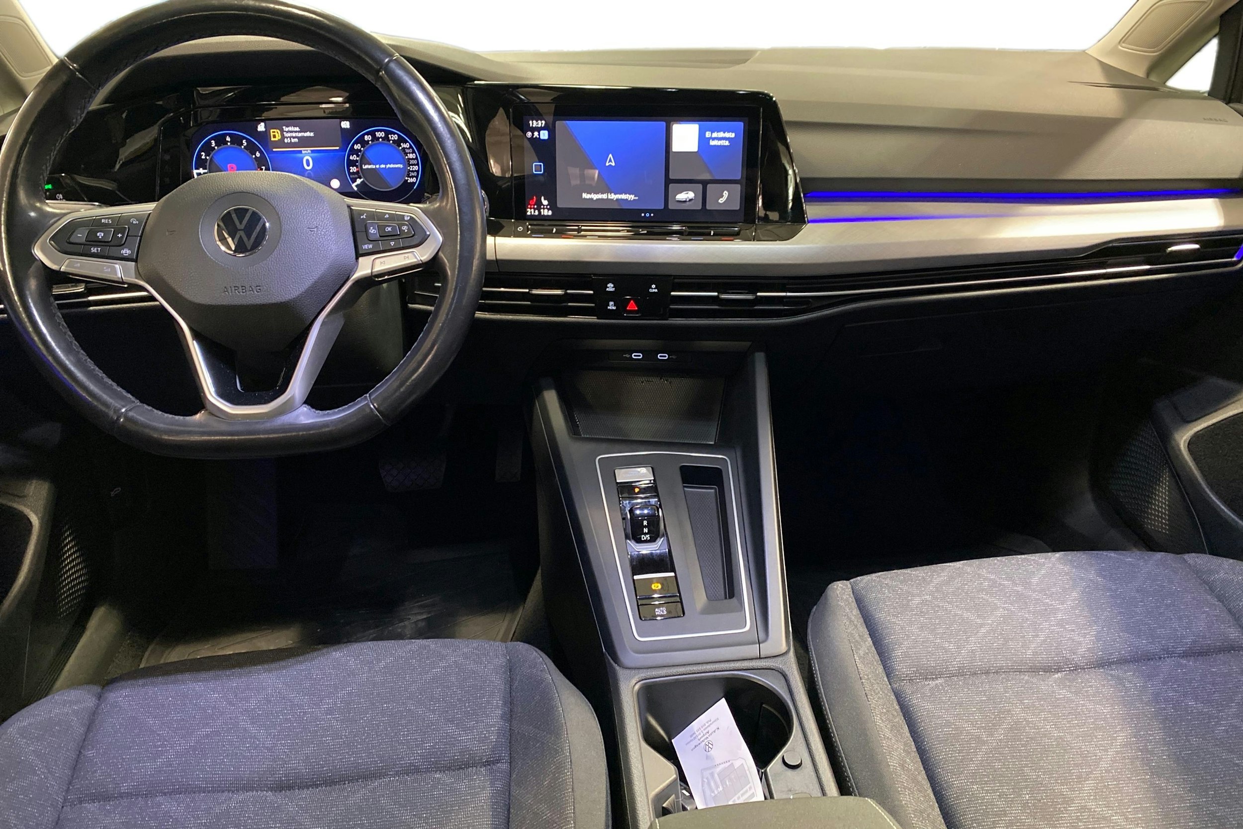 harmaa Volkswagen Golf 2020 kuva 9.