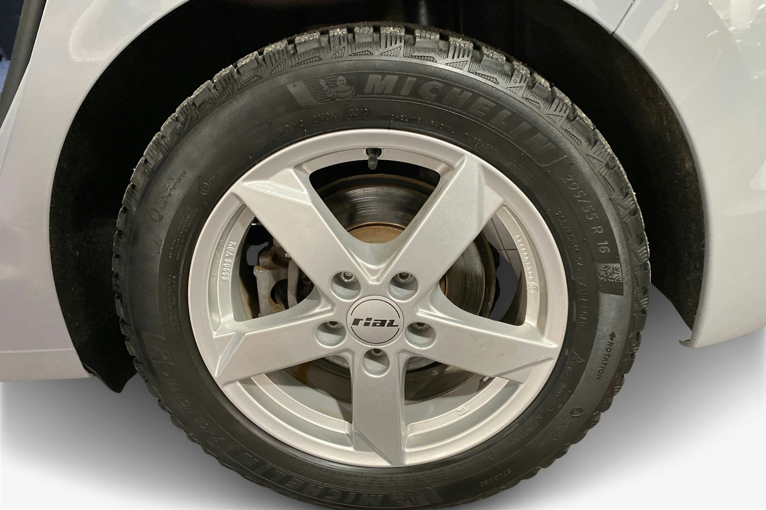 harmaa Volkswagen Golf 2020 kuva 11.