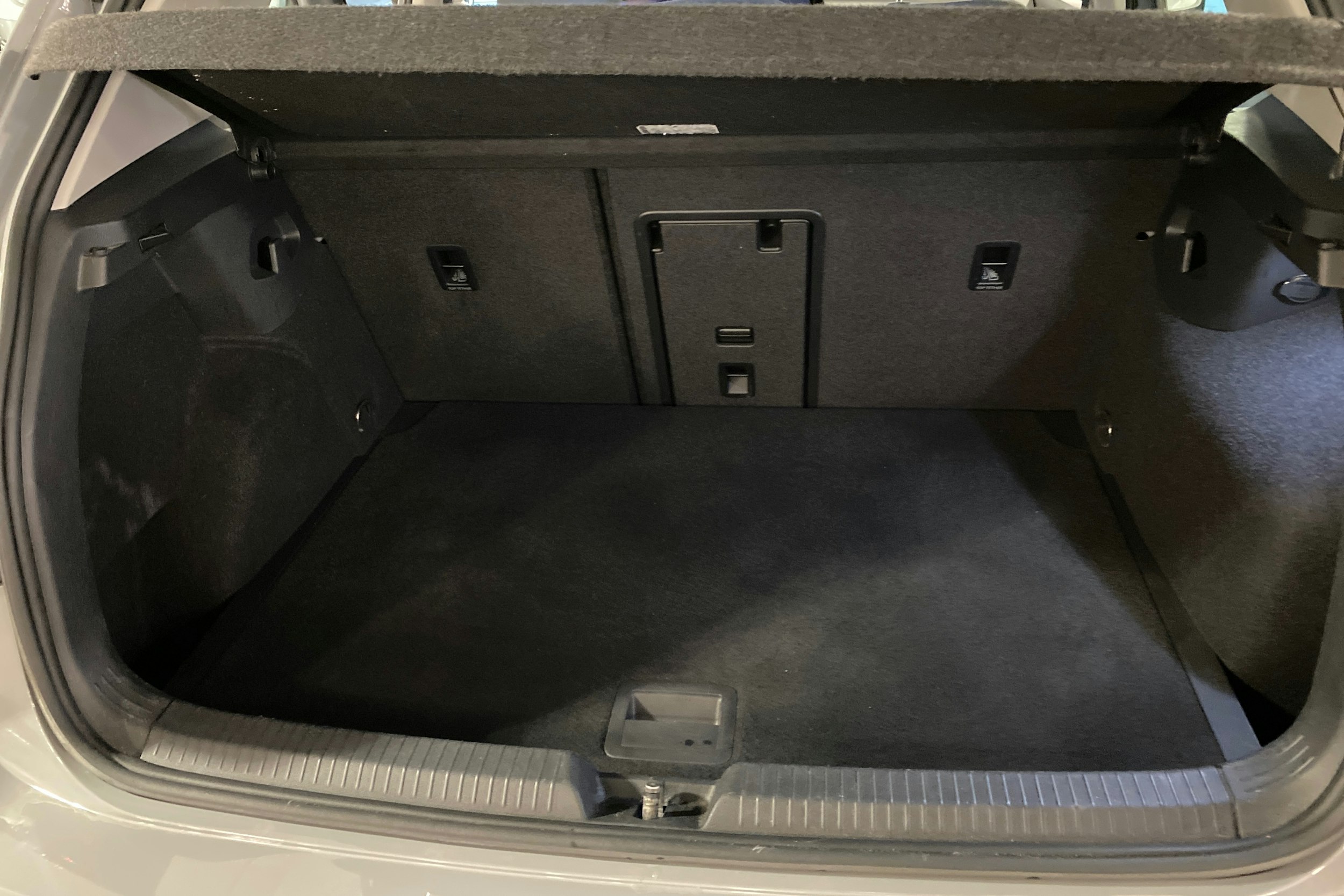 harmaa Volkswagen Golf 2020 kuva 15.