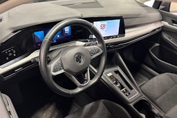 Harmaa Volkswagen Golf 2020 kuva 6.