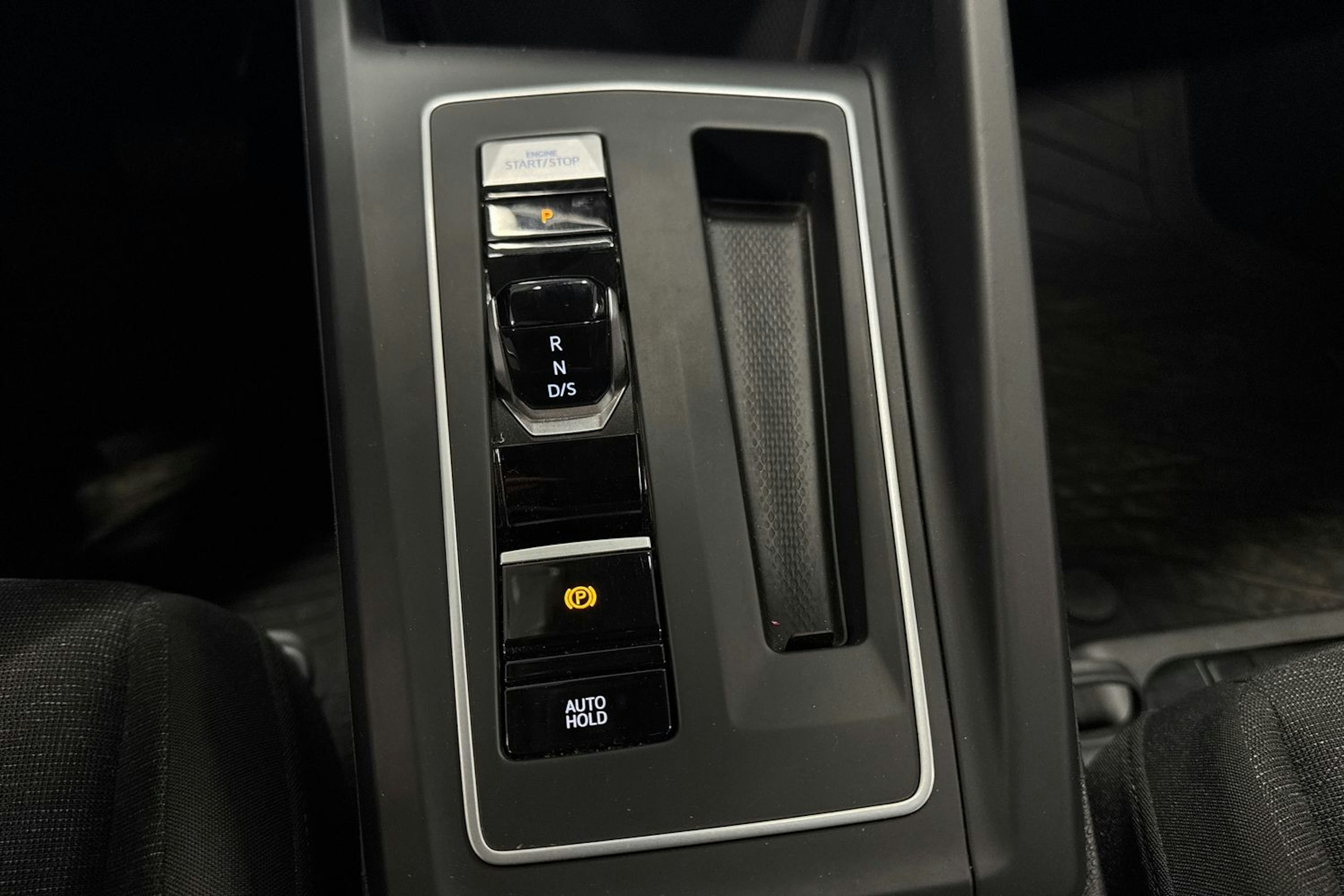 Harmaa Volkswagen Golf 2020 kuva 15.