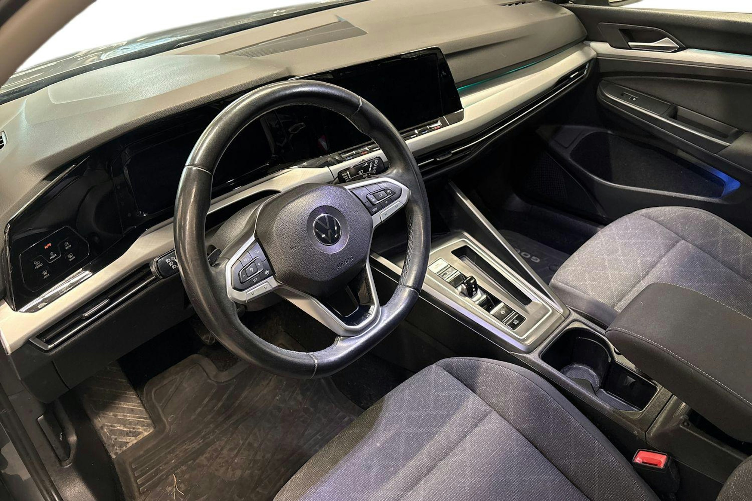 harmaa Volkswagen Golf 2020 kuva 3.