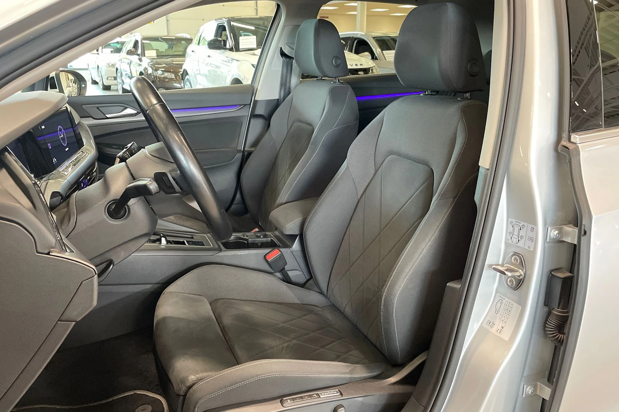 hopea Volkswagen Golf 2020 kuva 11.