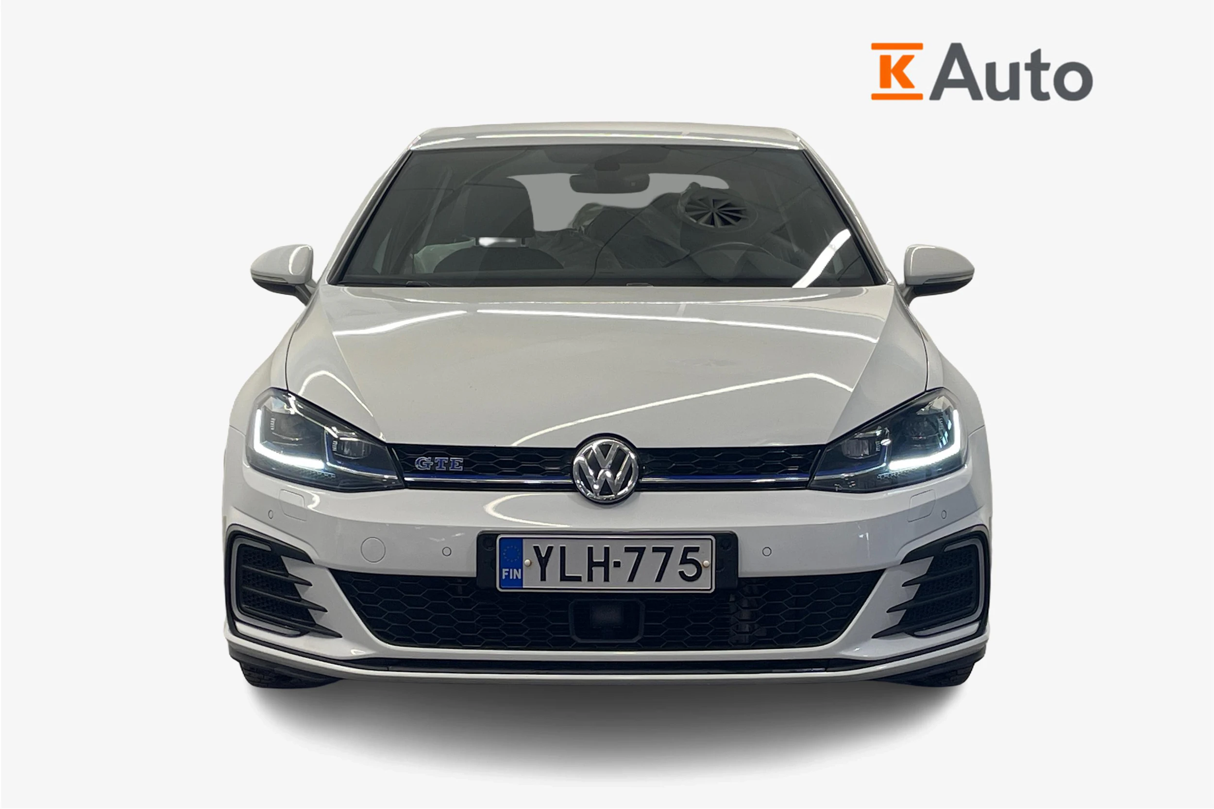 Valkoinen Volkswagen Golf 2020 kuva 4.