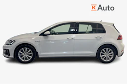 Valkoinen Volkswagen Golf 2020 kuva 5.