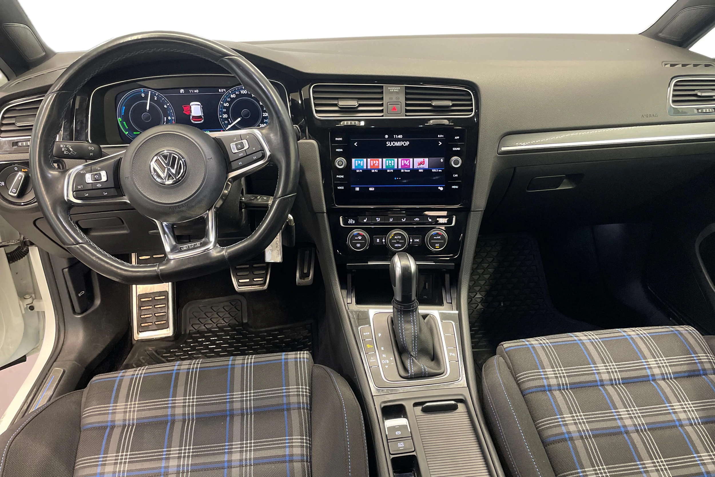 Valkoinen Volkswagen Golf 2020 kuva 7.