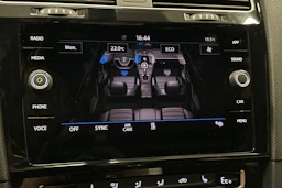 Valkoinen Volkswagen Golf 2020 kuva 24.