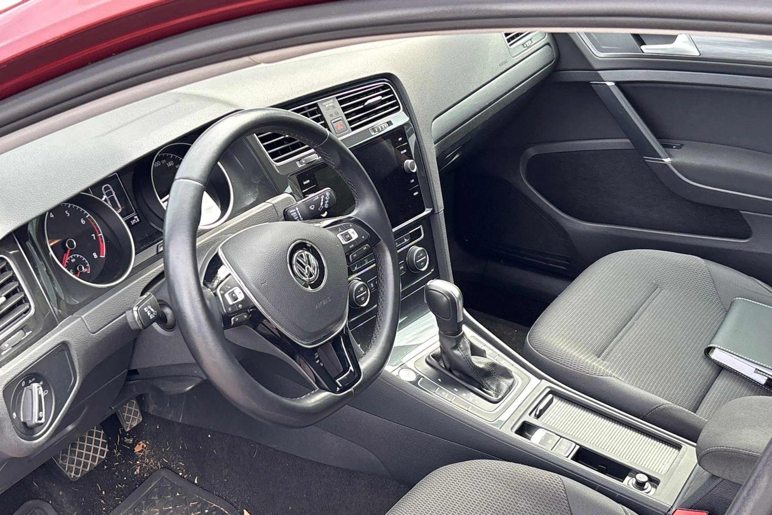 Punainen Volkswagen GOLF 2020 kuva 3.