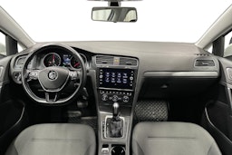 valkoinen Volkswagen Golf 2020 kuva 9.