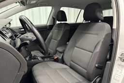 valkoinen Volkswagen Golf 2020 kuva 15.