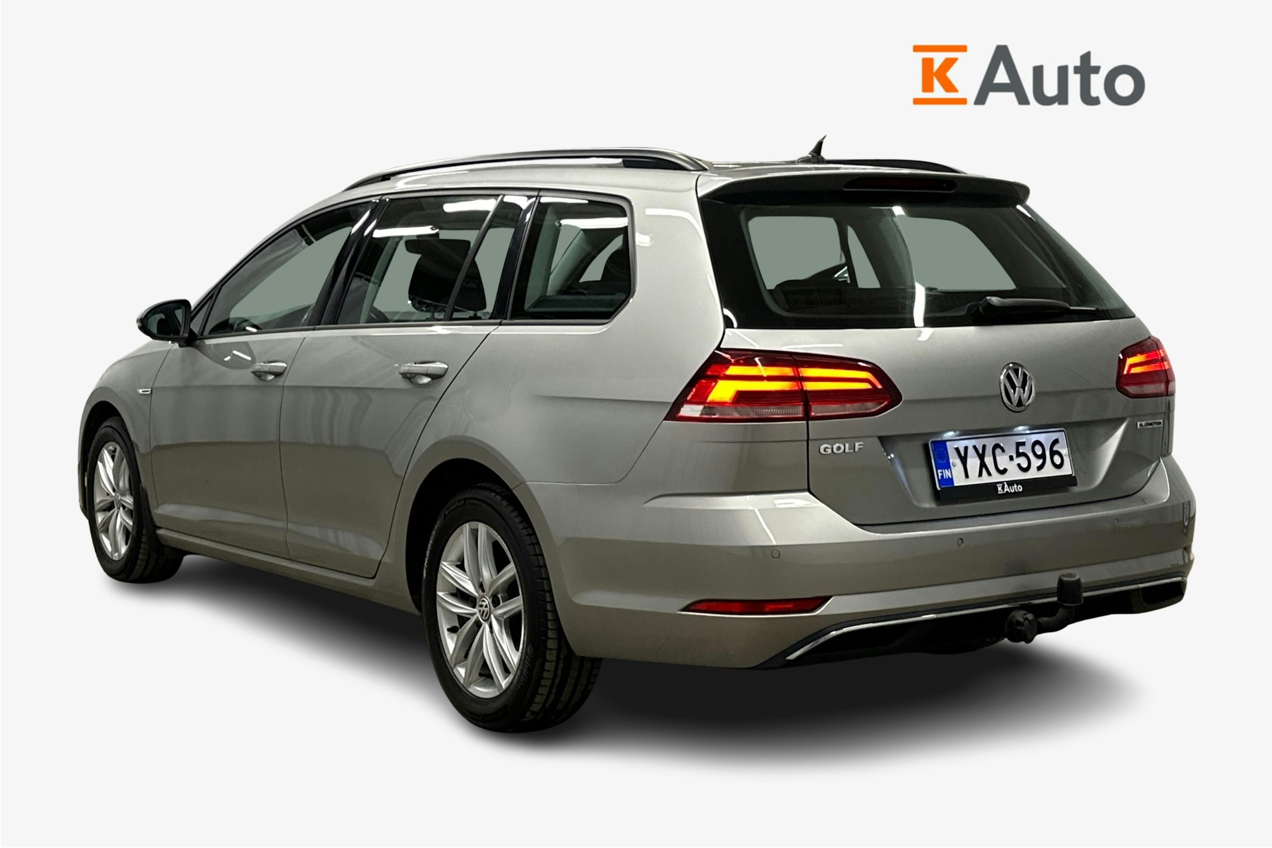 harmaa Volkswagen Golf 2020 kuva 2.