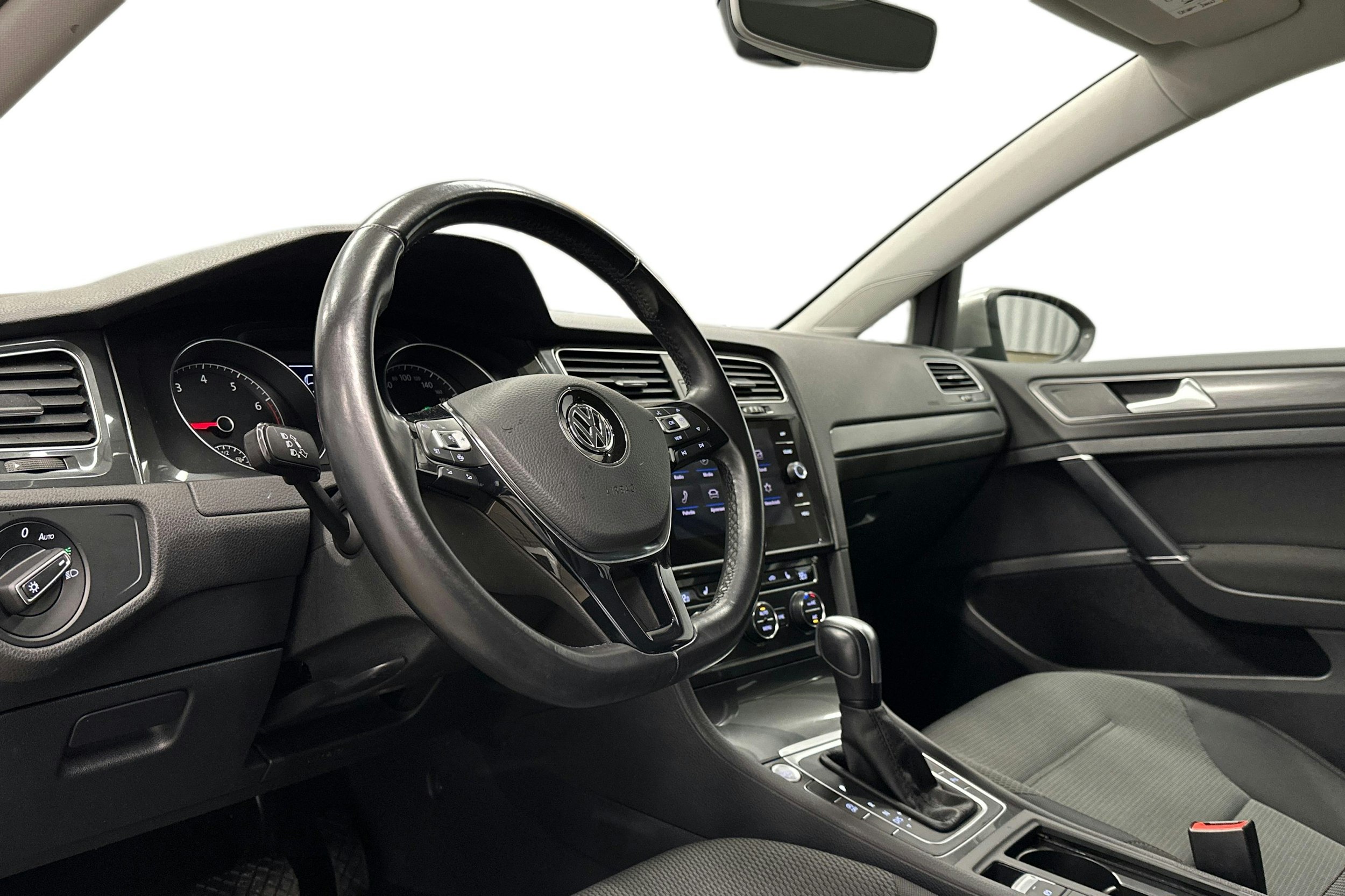 harmaa Volkswagen Golf 2020 kuva 7.