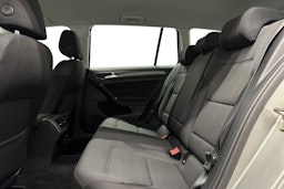 harmaa Volkswagen Golf 2020 kuva 10.