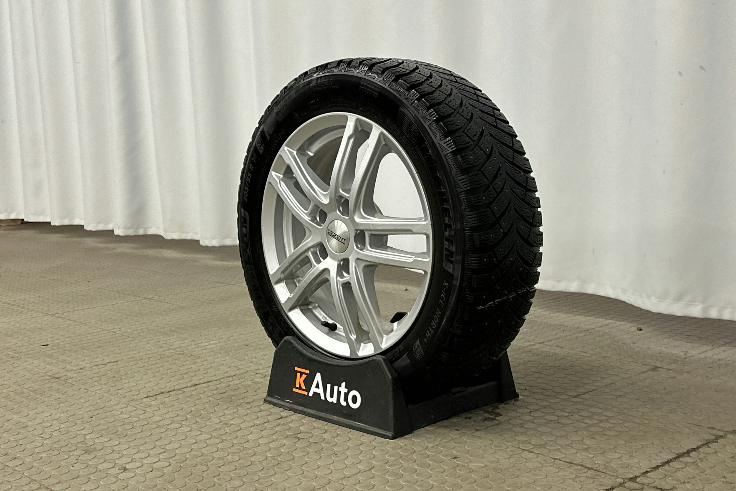 harmaa Volkswagen Golf 2020 kuva 13.