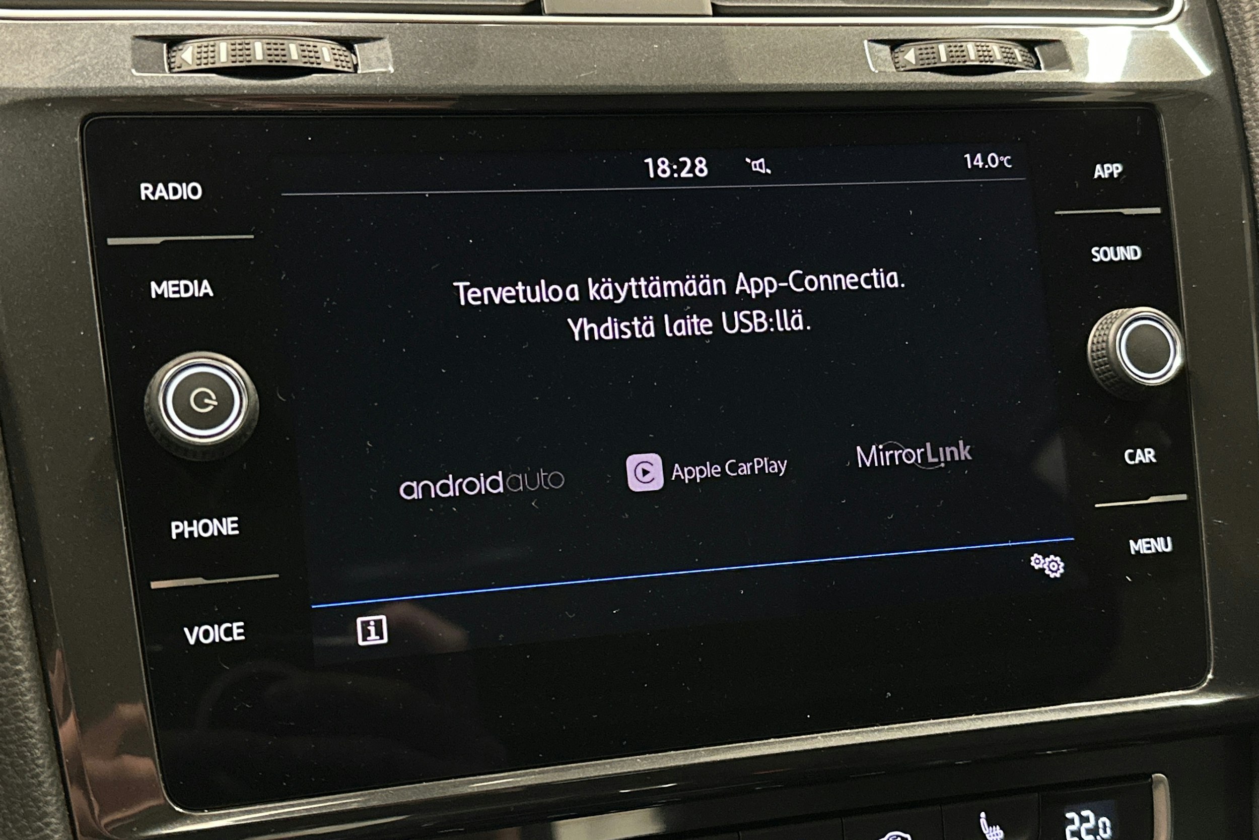 harmaa Volkswagen Golf 2020 kuva 20.