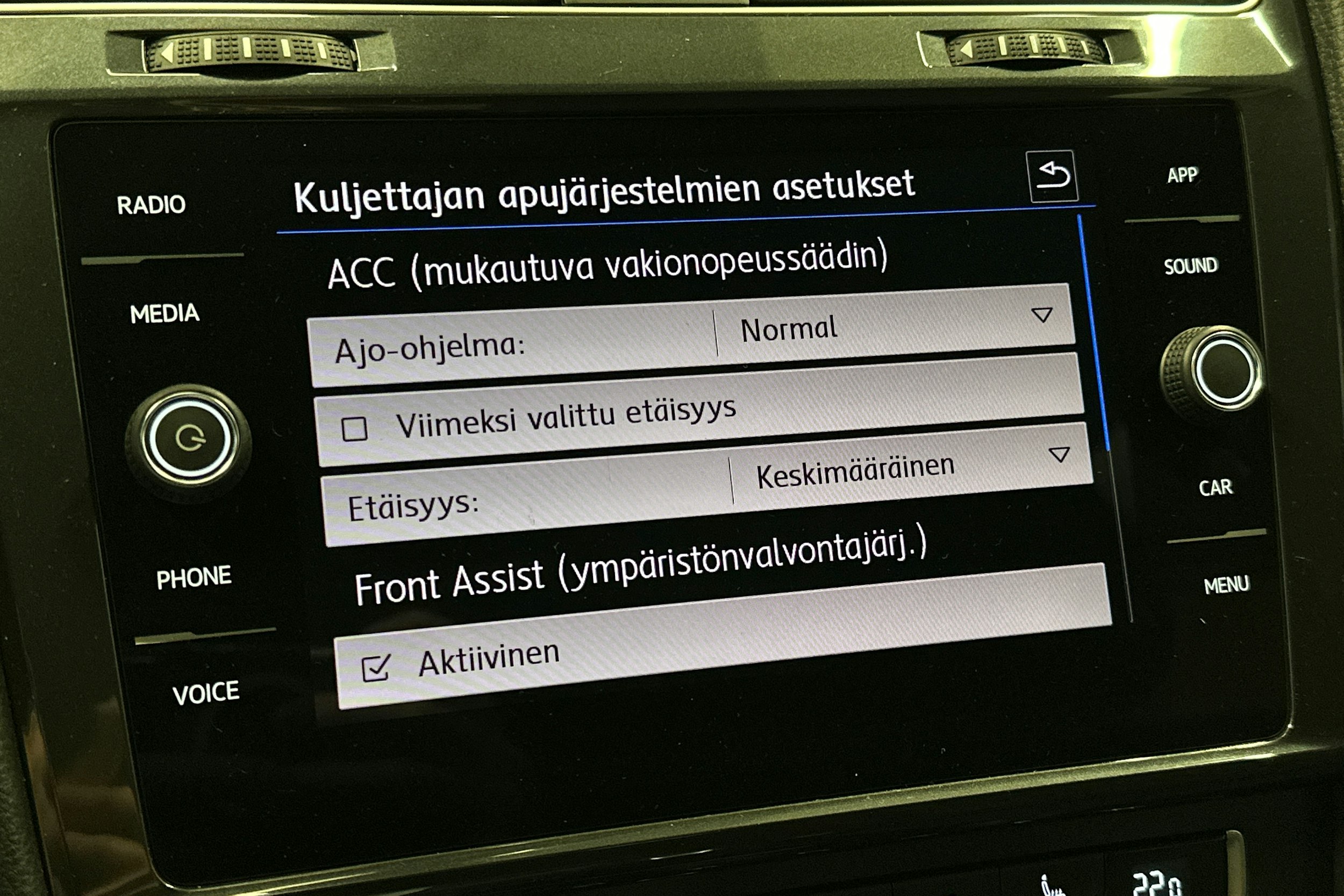 harmaa Volkswagen Golf 2020 kuva 21.