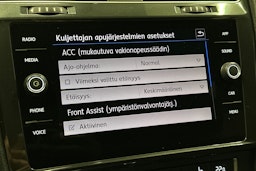 harmaa Volkswagen Golf 2020 kuva 21.