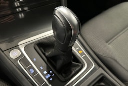 harmaa Volkswagen Golf 2020 kuva 26.