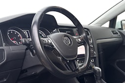 valkoinen Volkswagen Golf 2020 kuva 3.