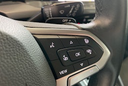 sininen Volkswagen Golf 2020 kuva 18.