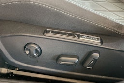 sininen Volkswagen Golf 2020 kuva 25.