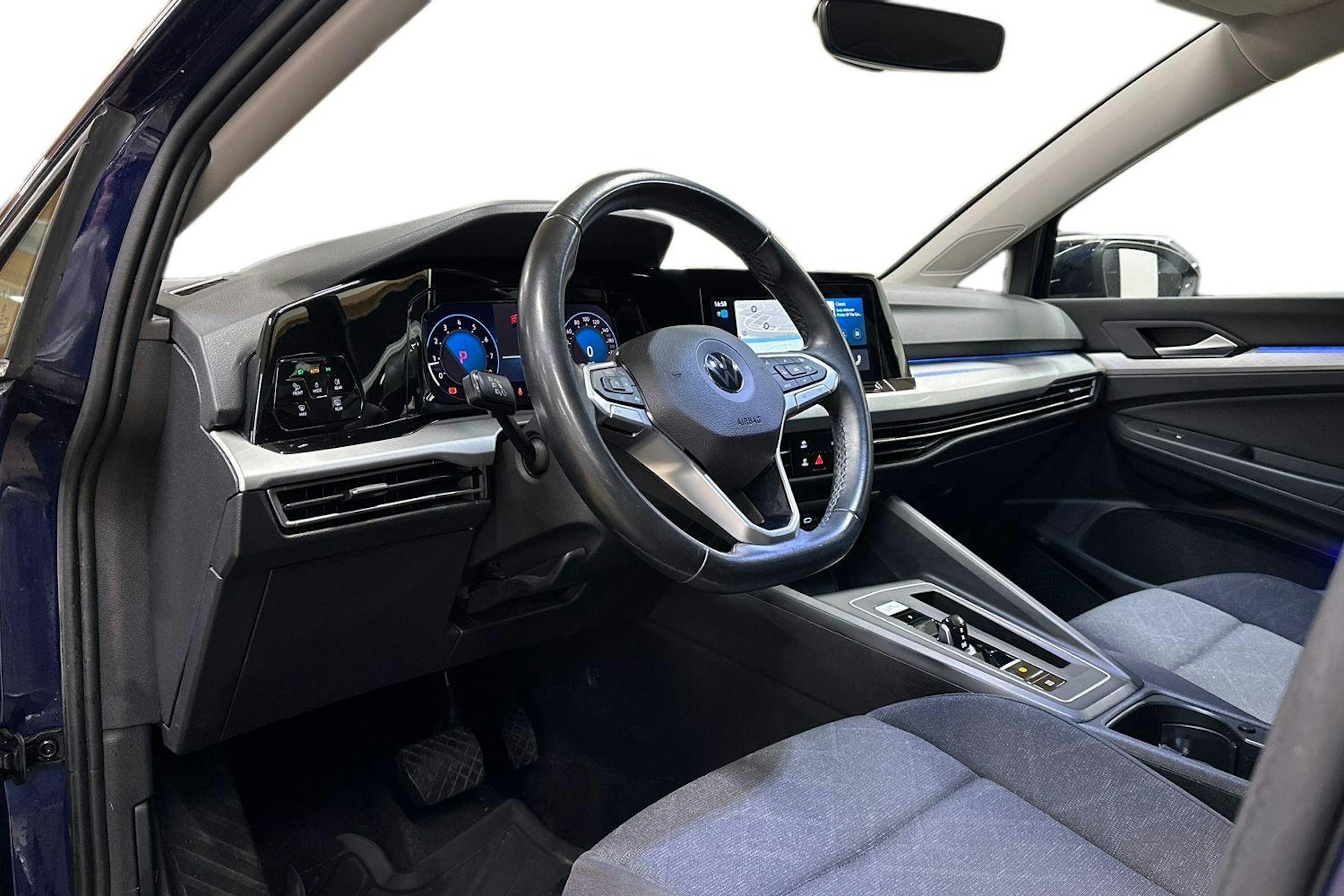 sininen Volkswagen Golf 2020 kuva 7.