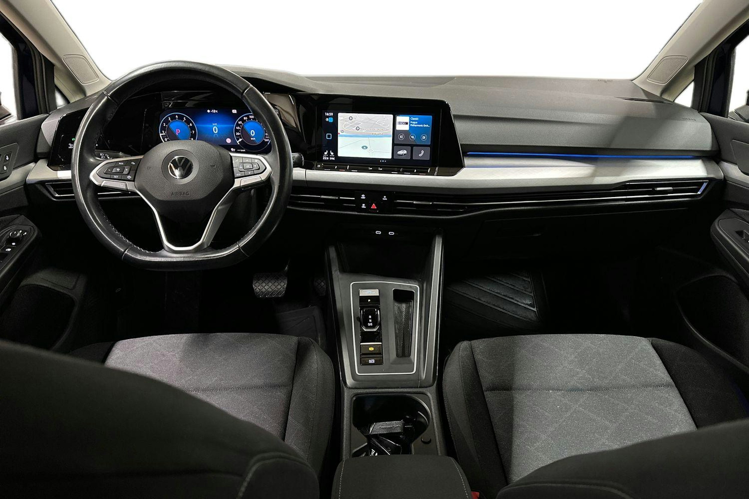 sininen Volkswagen Golf 2020 kuva 9.