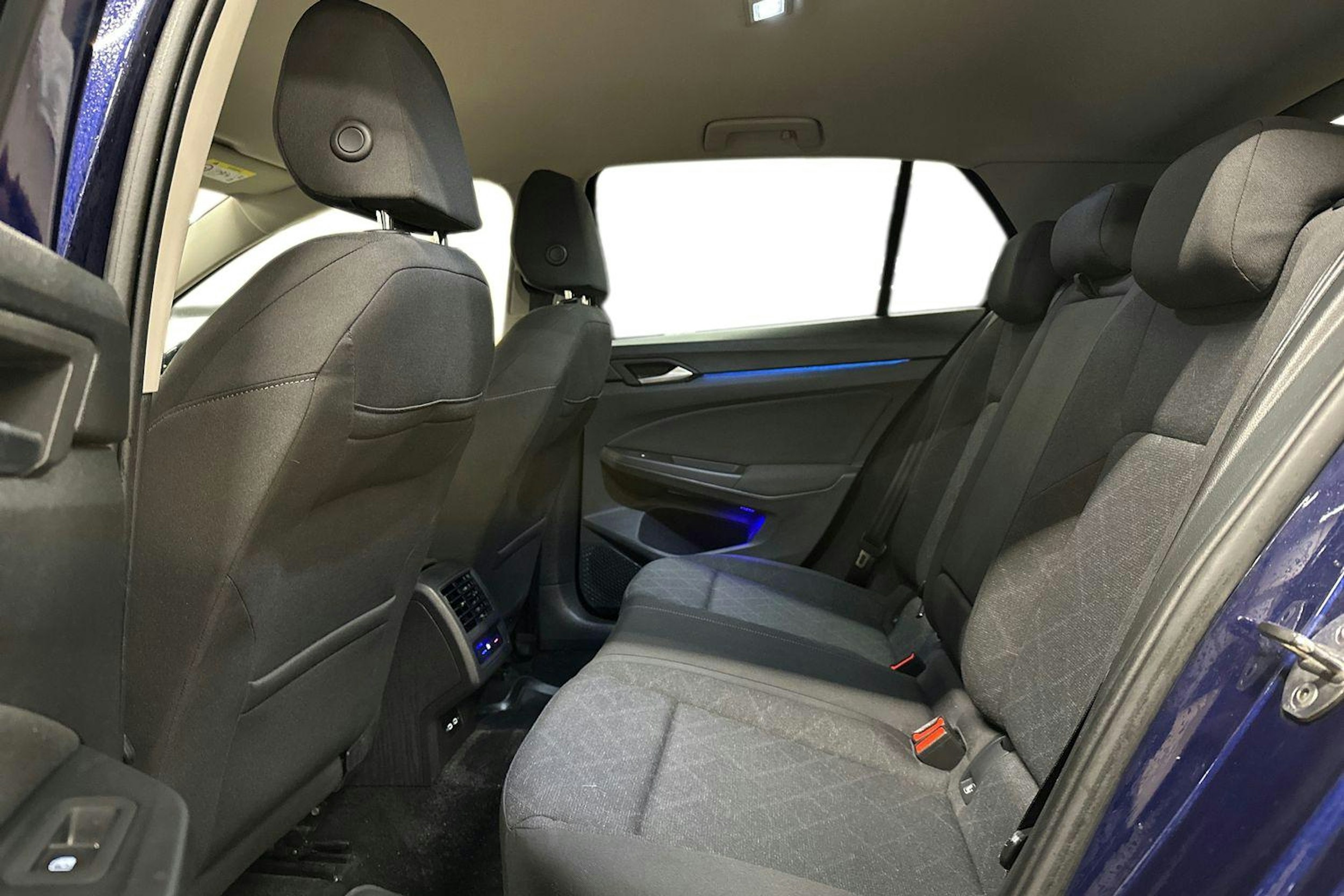 sininen Volkswagen Golf 2020 kuva 10.