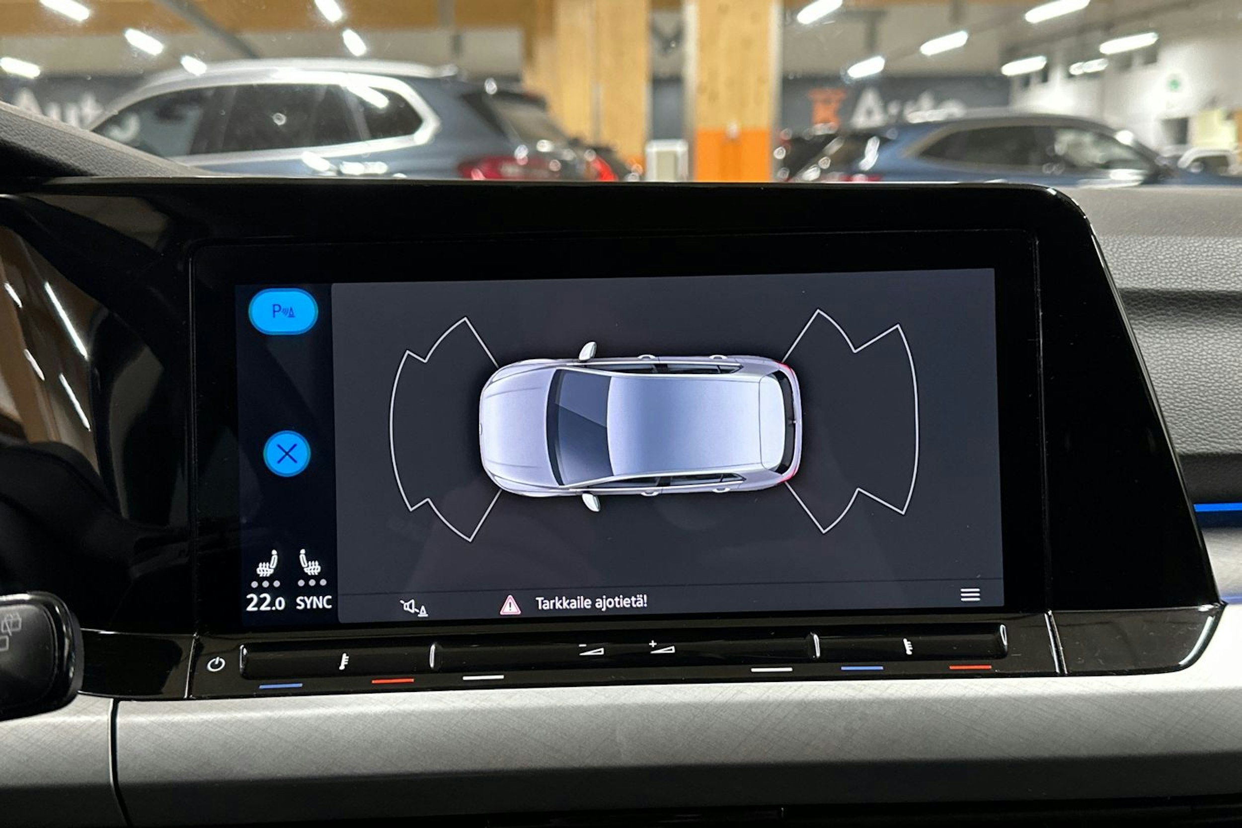 sininen Volkswagen Golf 2020 kuva 15.