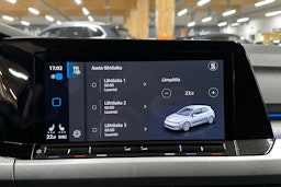 sininen Volkswagen Golf 2020 kuva 18.