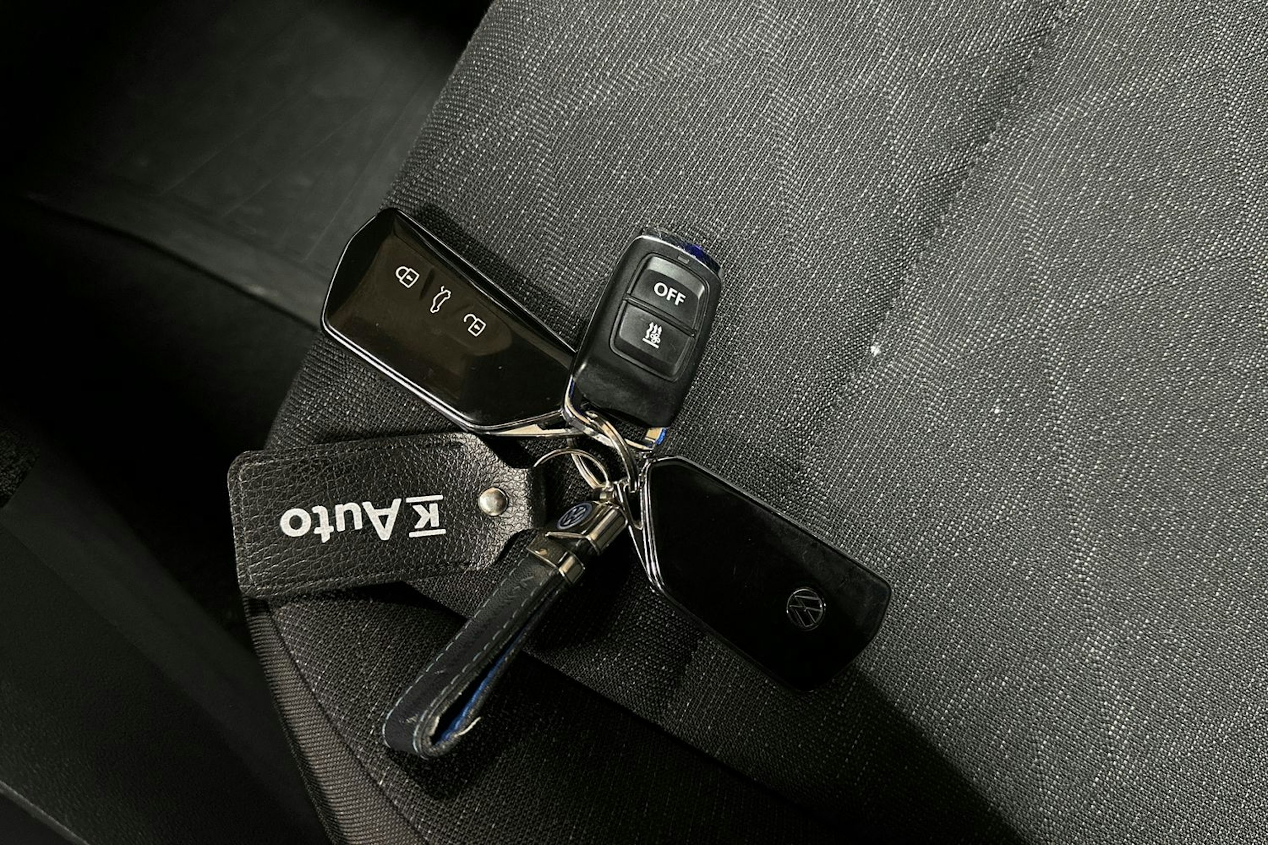 sininen Volkswagen Golf 2020 kuva 22.