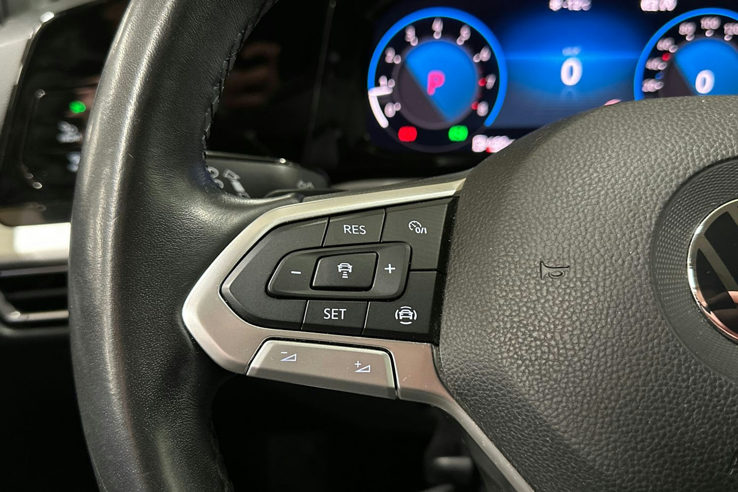 sininen Volkswagen Golf 2020 kuva 24.