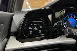 sininen Volkswagen Golf 2020 kuva 26.