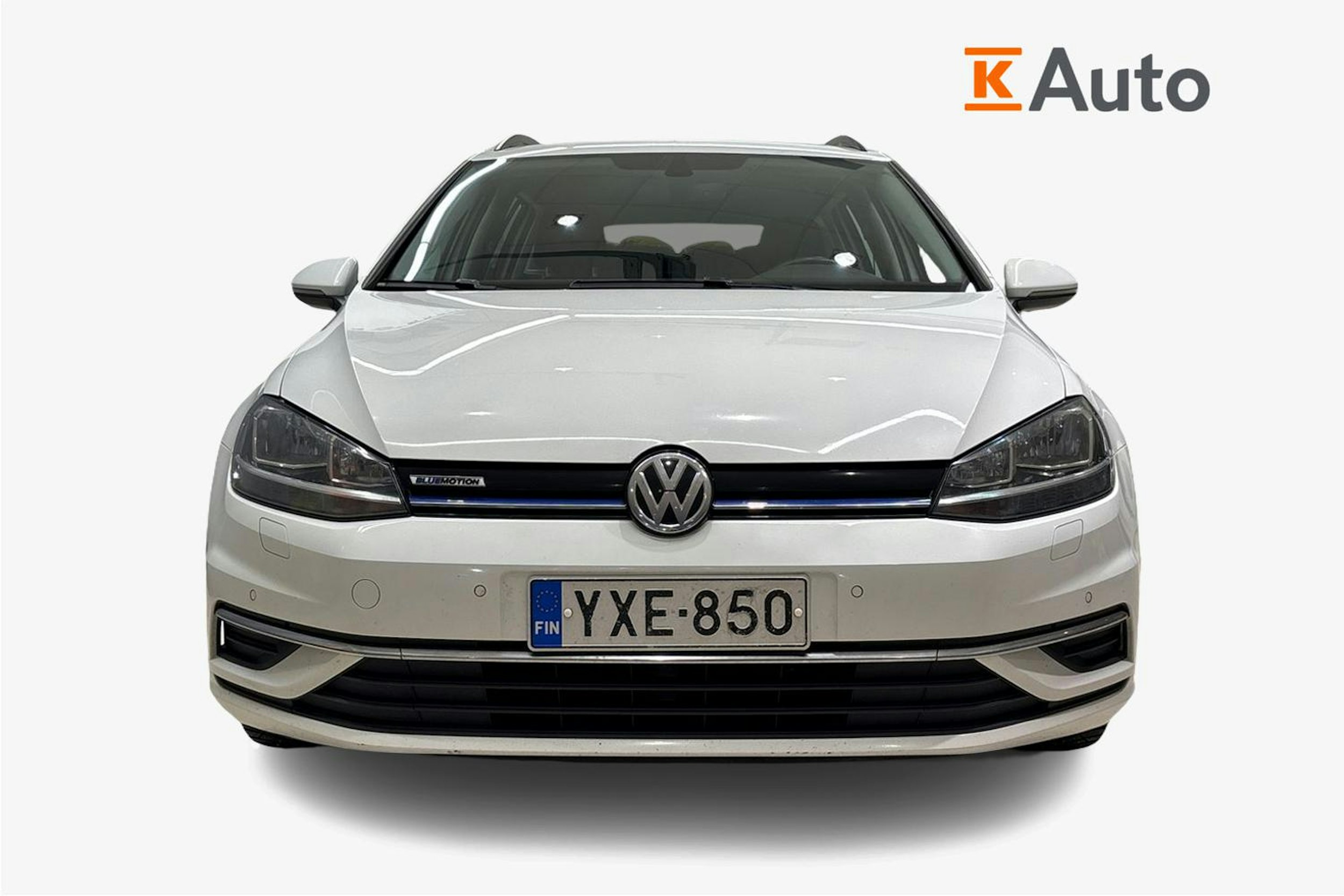 valkoinen Volkswagen Golf 2020 kuva 5.